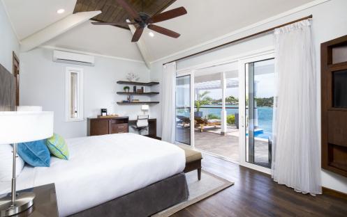 Hammock Cove - Waterfront Villa Bedroom